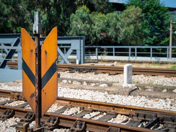 1660786305466028914.jpg 沿线铁路.jpg